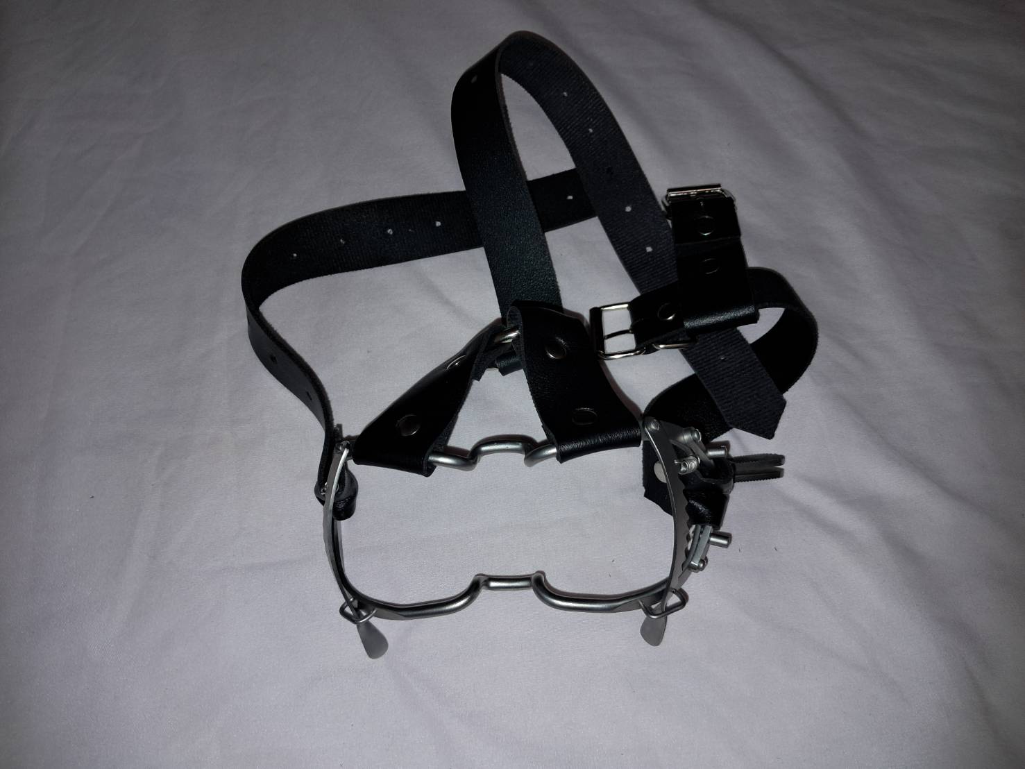 SM女王家馨展示可調節張口器